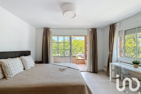 Casa adosada de 5 dormitorios en venta en El Masnou, Barcelona, Cataluña, Spain № 4835 - foto 29