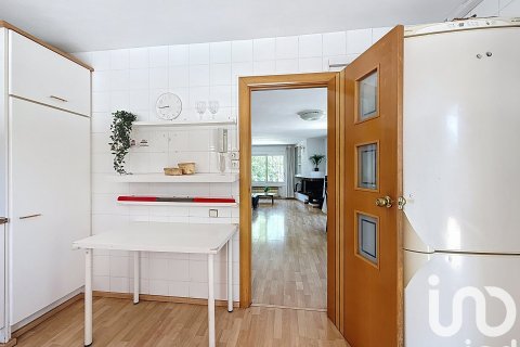 Casa adosada de 5 dormitorios en venta en El Masnou, Barcelona, Cataluña, Spain № 4835 - foto 28