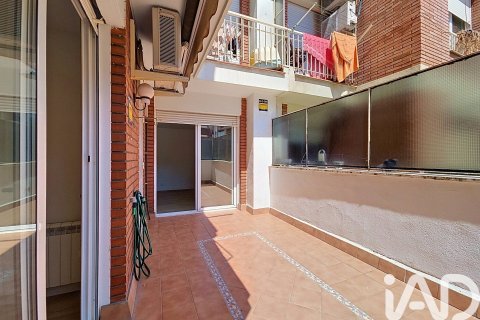 Apartamento de 3 dormitorios en venta en Barcelona, Cataluña, Spain № 8312 - foto 11
