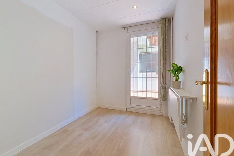 Apartamento de 3 dormitorios en venta en Barcelona, Cataluña, Spain № 8312 - foto 15
