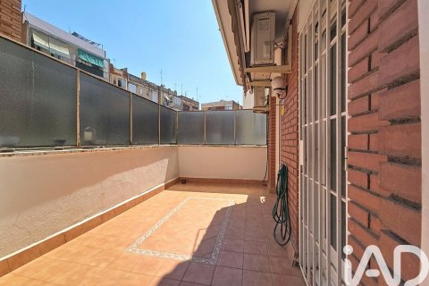 Apartamento de 3 dormitorios en venta en Barcelona, Cataluña, Spain № 8312 - foto 12
