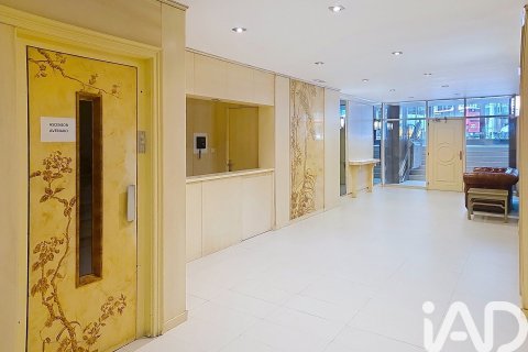 Apartamento de 3 dormitorios en venta en Barcelona, Cataluña, Spain № 8312 - foto 3