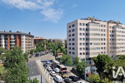 Apartamento de 2 dormitorios en alquiler en Barcelona, Cataluña, Spain № 8310 - foto 3