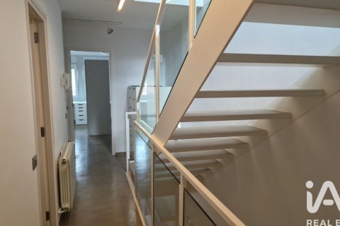 Сasa de 3 dormitorios en alquiler en Sant Just Desvern, Barcelona, Cataluña, Spain № 8311 - foto 13
