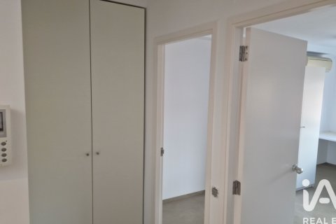 Сasa de 3 dormitorios en alquiler en Sant Just Desvern, Barcelona, Cataluña, Spain № 8311 - foto 14