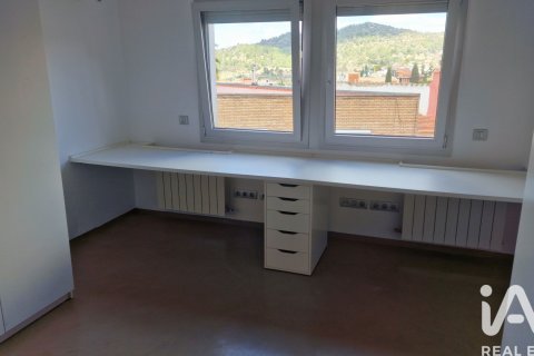 Сasa de 3 dormitorios en alquiler en Sant Just Desvern, Barcelona, Cataluña, Spain № 8311 - foto 17