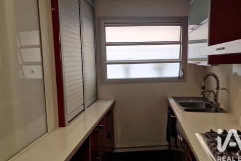 Сasa de 3 dormitorios en alquiler en Sant Just Desvern, Barcelona, Cataluña, Spain № 8311 - foto 25