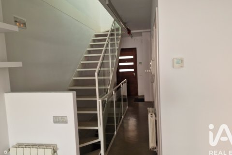 Сasa de 3 dormitorios en alquiler en Sant Just Desvern, Barcelona, Cataluña, Spain № 8311 - foto 27