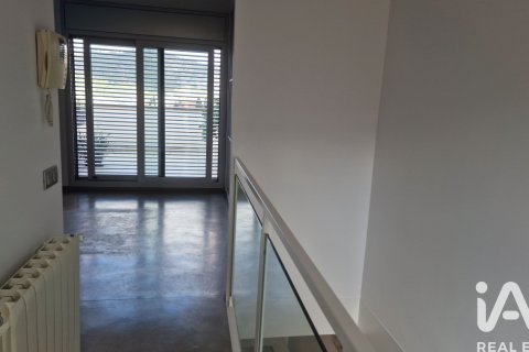 Сasa de 3 dormitorios en alquiler en Sant Just Desvern, Barcelona, Cataluña, Spain № 8311 - foto 12