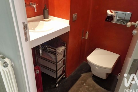 Сasa de 3 dormitorios en alquiler en Sant Just Desvern, Barcelona, Cataluña, Spain № 8311 - foto 24