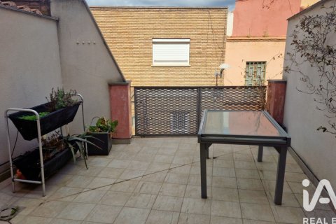 Сasa de 3 dormitorios en alquiler en Sant Just Desvern, Barcelona, Cataluña, Spain № 8311 - foto 22