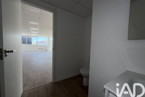 121 sq.m. office for rent in Lleida, Catalonia, Spain № 8308 - photo 17