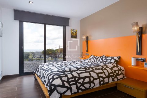 Villa de 5 dormitorios en venta en Cabrils, Barcelona, Cataluña, Spain № 6506 - foto 16
