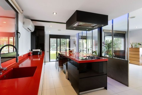 Villa de 5 dormitorios en venta en Cabrils, Barcelona, Cataluña, Spain № 6506 - foto 7