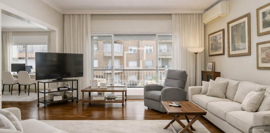 Apartamento de 6 dormitorios en venta en Barcelona, Cataluña, Spain № 6504