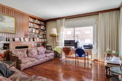 Apartamento de 6 dormitorios en venta en Barcelona, Cataluña, Spain № 6504 - foto 7