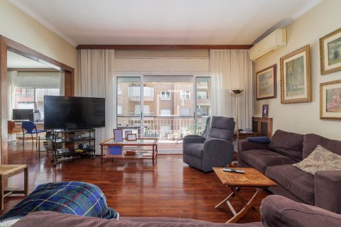 Apartamento de 6 dormitorios en venta en Barcelona, Cataluña, Spain № 6504 - foto 12