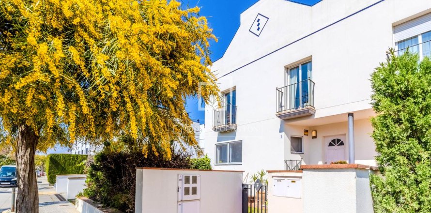 Villa de 4 dormitorios en venta en Sitges, Barcelona, Cataluña, Spain № 6509