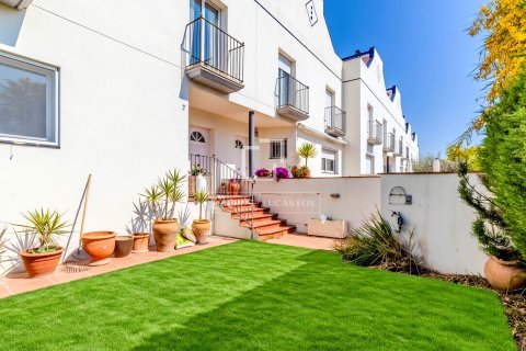Villa de 4 dormitorios en venta en Sitges, Barcelona, Cataluña, Spain № 6509 - foto 2