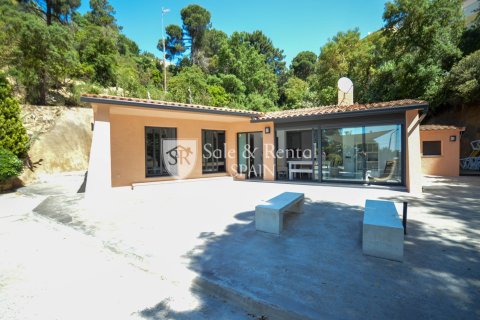 Сasa de 4 dormitorios en venta en Lloret de Mar, Gerona, Cataluña, Spain № 6677 - foto 3