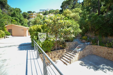 Сasa de 4 dormitorios en venta en Lloret de Mar, Gerona, Cataluña, Spain № 6677 - foto 25