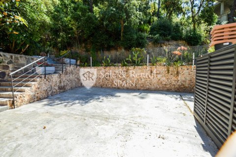 Сasa de 4 dormitorios en venta en Lloret de Mar, Gerona, Cataluña, Spain № 6677 - foto 26