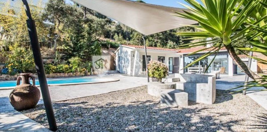 Сasa de 4 dormitorios en venta en Lloret de Mar, Gerona, Cataluña, Spain № 6677