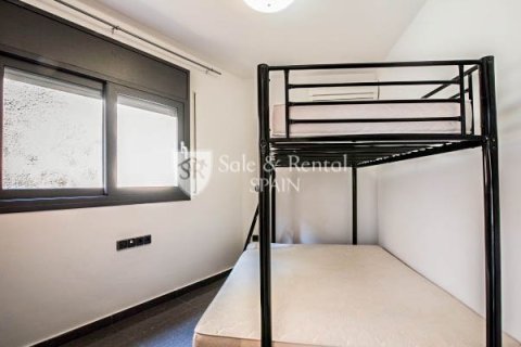 Сasa de 4 dormitorios en venta en Lloret de Mar, Gerona, Cataluña, Spain № 6677 - foto 16