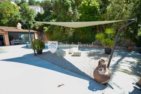 Сasa de 4 dormitorios en venta en Lloret de Mar, Gerona, Cataluña, Spain № 6677 - foto 22