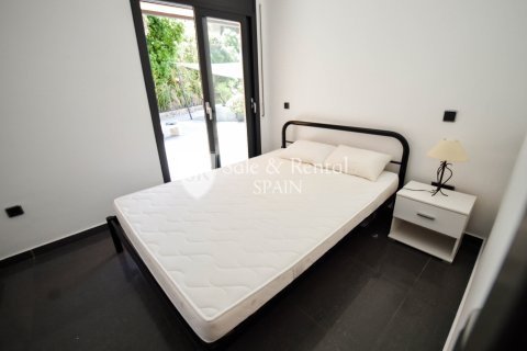 Сasa de 4 dormitorios en venta en Lloret de Mar, Gerona, Cataluña, Spain № 6677 - foto 17