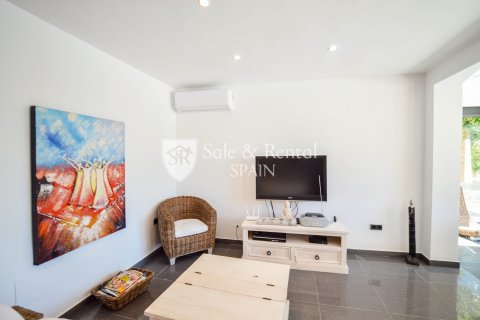 Сasa de 4 dormitorios en venta en Lloret de Mar, Gerona, Cataluña, Spain № 6677 - foto 6