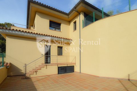Купить дом в Санта-Сусанна, Испания с 5 спален, 226м², № 6680 - фото 2