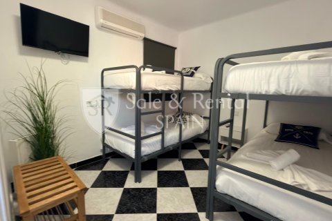 Сasa de 4 dormitorios en venta en Blanes, Gerona, Cataluña, Spain № 6679 - foto 17