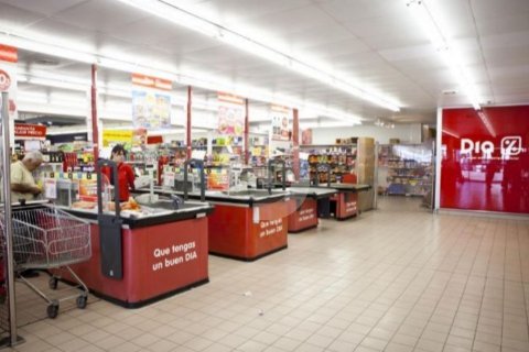 Tienda al por menor de 1304 m² en venta en Barcelona, Cataluña, Spain № 5218 - foto 4