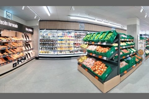 Tienda al por menor de 561 m² en venta en Sant Martí, Barcelona, Cataluña, Spain № 5219 - foto 3