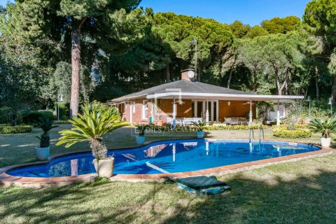 Villa de 14 dormitorios en venta en Sant Andreu de Llavaneres, Barcelona, Cataluña, Spain № 3808 - foto 2