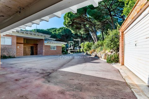 Villa de 14 dormitorios en venta en Sant Andreu de Llavaneres, Barcelona, Cataluña, Spain № 3808 - foto 11