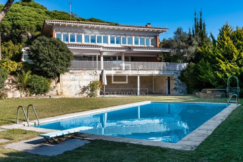 Villa de 14 dormitorios en venta en Sant Andreu de Llavaneres, Barcelona, Cataluña, Spain № 3808 - foto 3