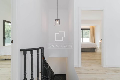 Villa de 8 dormitorios en venta en Sant Andreu de Llavaneres, Barcelona, Cataluña, Spain № 3806 - foto 26