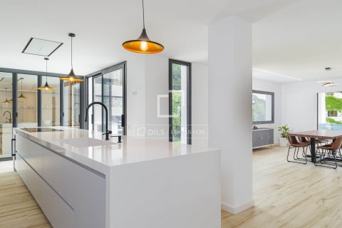 Villa de 8 dormitorios en venta en Sant Andreu de Llavaneres, Barcelona, Cataluña, Spain № 3806 - foto 13