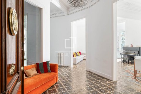 Apartamento de 5 dormitorios en venta en Barcelona, Cataluña, Spain № 3804 - foto 12