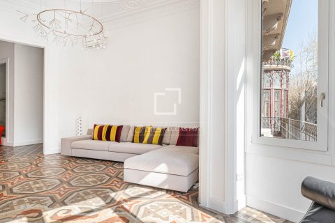 Apartamento de 5 dormitorios en venta en Barcelona, Cataluña, Spain № 3804 - foto 10