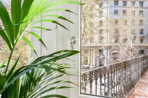Apartamento de 5 dormitorios en venta en Barcelona, Cataluña, Spain № 3804 - foto 11