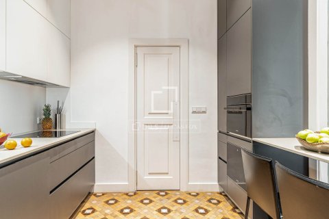 Apartamento de 5 dormitorios en venta en Barcelona, Cataluña, Spain № 3804 - foto 18