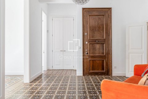 Apartamento de 5 dormitorios en venta en Barcelona, Cataluña, Spain № 3804 - foto 14