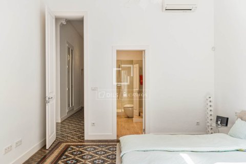 Apartamento de 5 dormitorios en venta en Barcelona, Cataluña, Spain № 3804 - foto 20