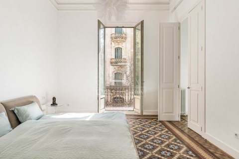 Apartamento de 5 dormitorios en venta en Barcelona, Cataluña, Spain № 3804 - foto 19