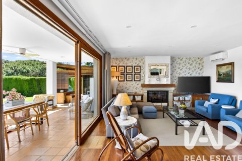 Купить дом в Сан-Андреу-де-Льяванерес, Испания с 8 спален, 500м², № 7372 - фото 9