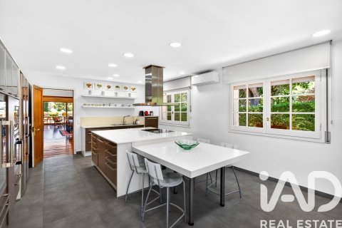Купить дом в Сан-Андреу-де-Льяванерес, Испания с 8 спален, 500м², № 7372 - фото 8