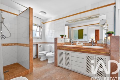 Купить дом в Сан-Андреу-де-Льяванерес, Испания с 8 спален, 500м², № 7372 - фото 3